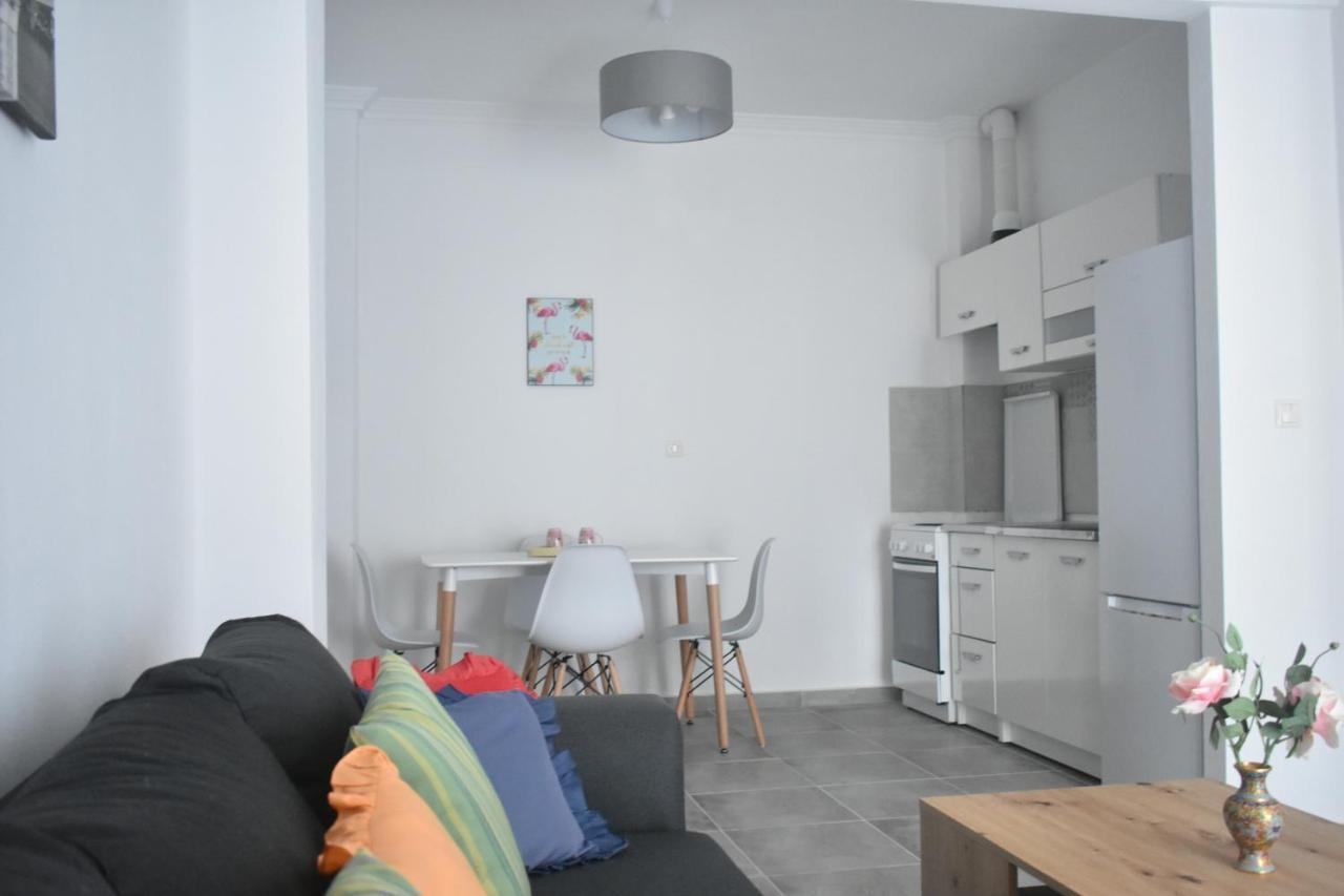 Seaside Apartments ネア・イラクリア エクステリア 写真