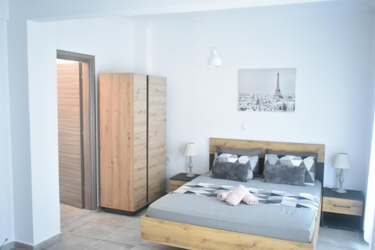 Seaside Apartments ネア・イラクリア エクステリア 写真