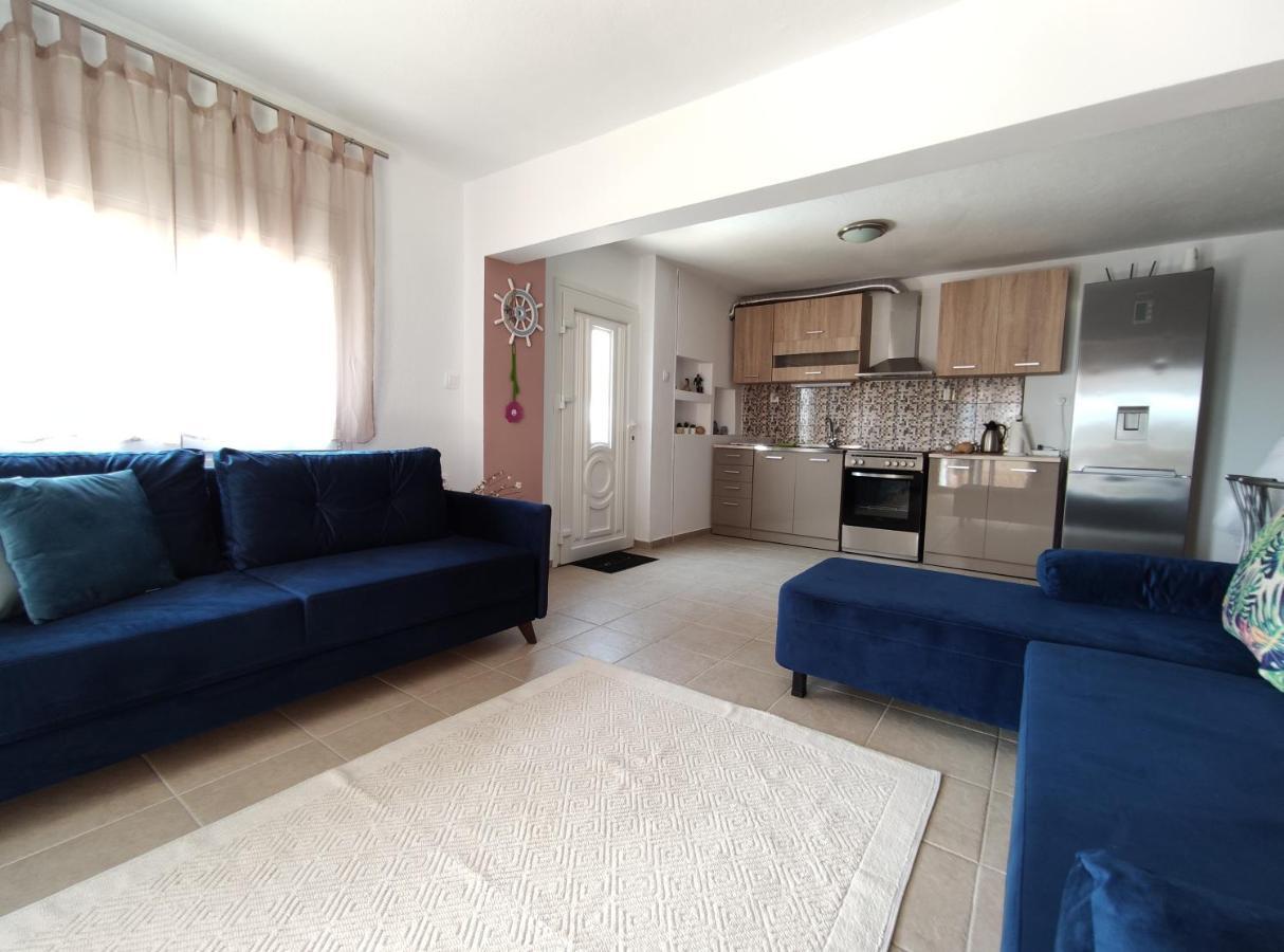 Seaside Apartments ネア・イラクリア エクステリア 写真
